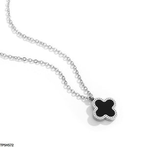 Black Clover Pendant Set