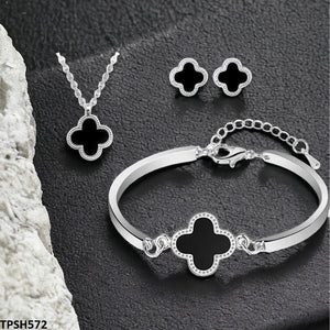 Black Clover Pendant Set