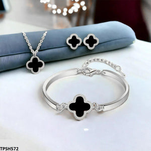 Black Clover Pendant Set