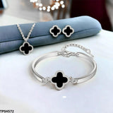 Black Clover Pendant Set